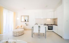 Lavender Bay Apartment C22